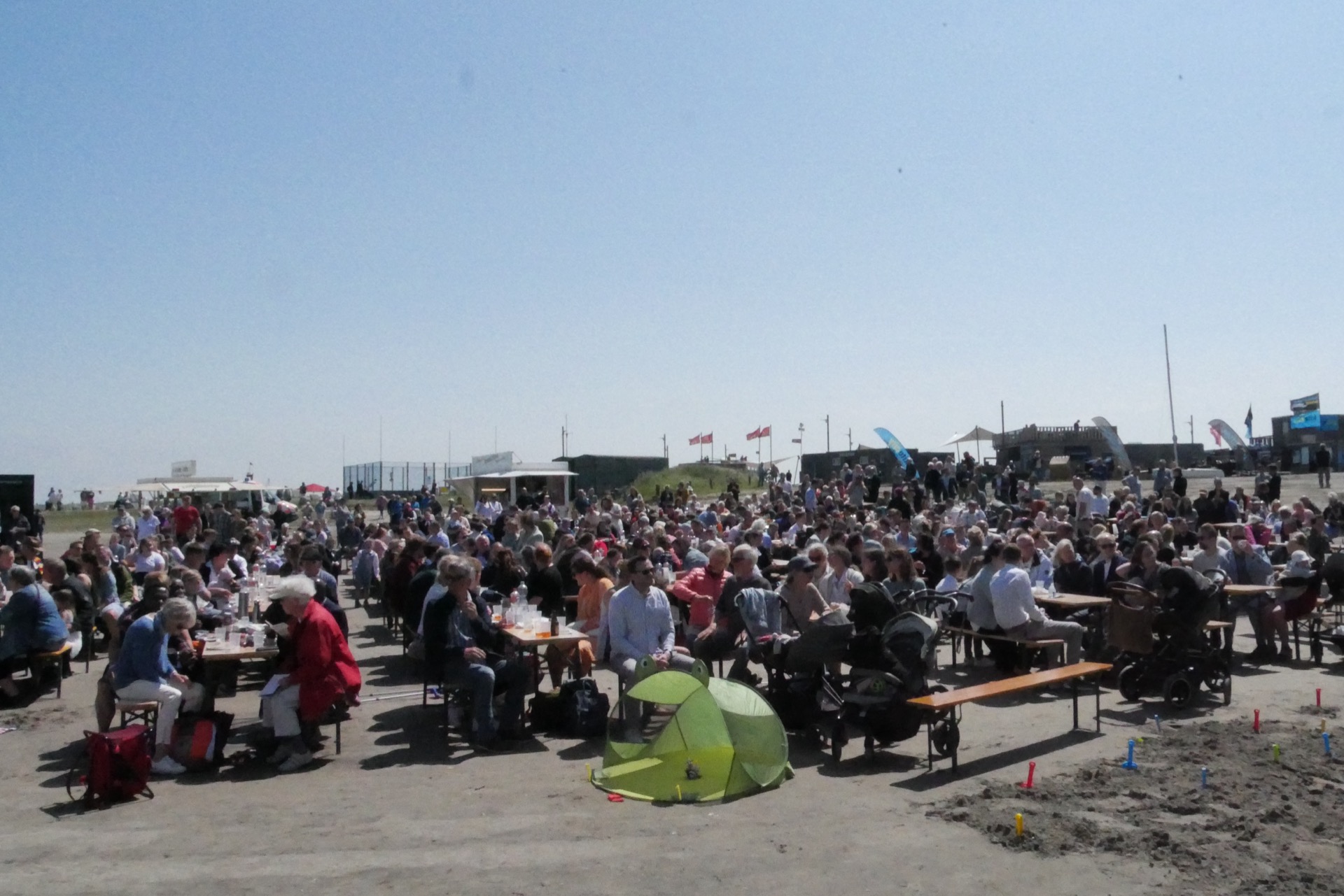 Menschenmenge am Strand